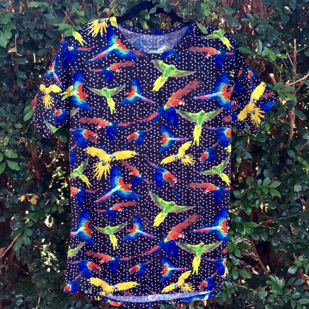 Men’s  Birds Parrots Dots Black Tee